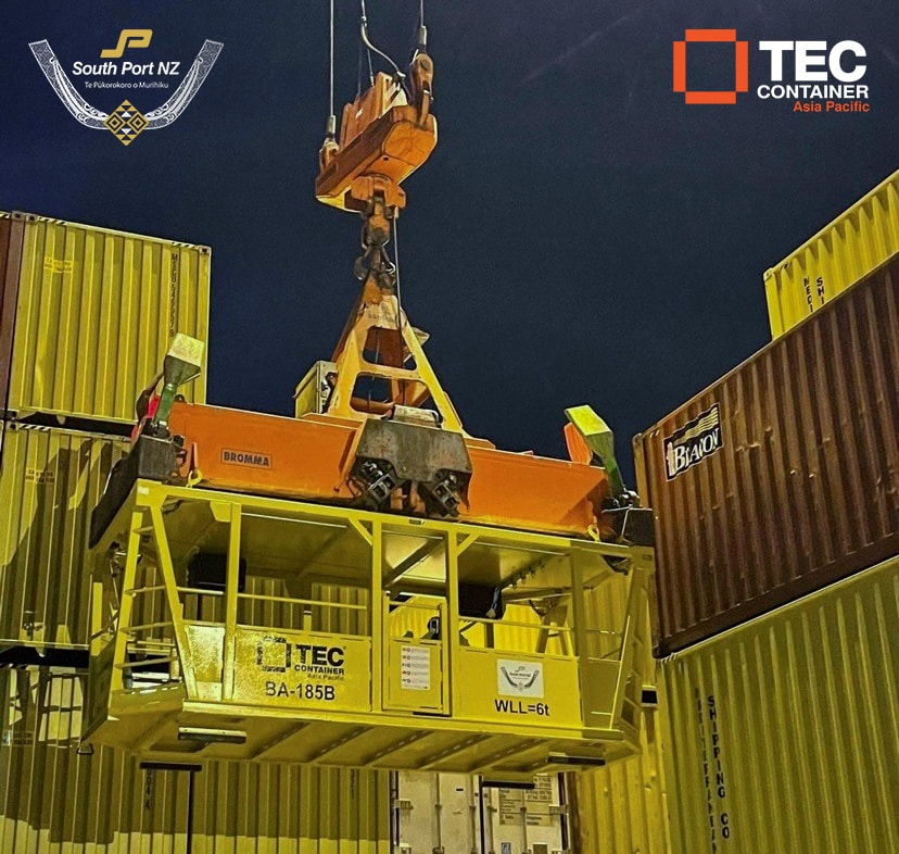 BA-185 lashing cage at South Port NZ - TEC CONTAINER